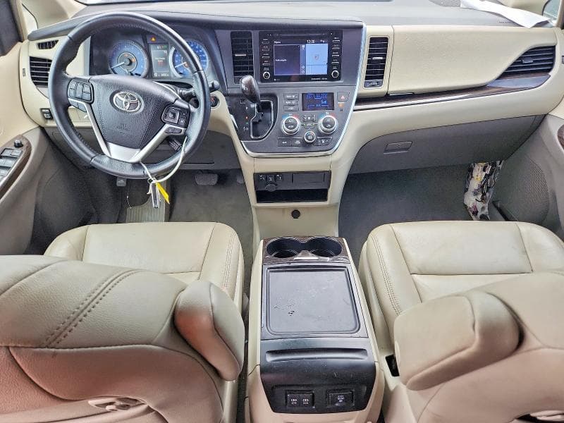 2019 TOYOTA SIENNA XLE 7-PASSENGER 8
