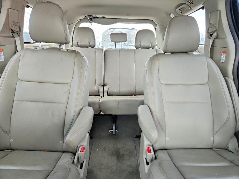 2019 TOYOTA SIENNA XLE 7-PASSENGER 10