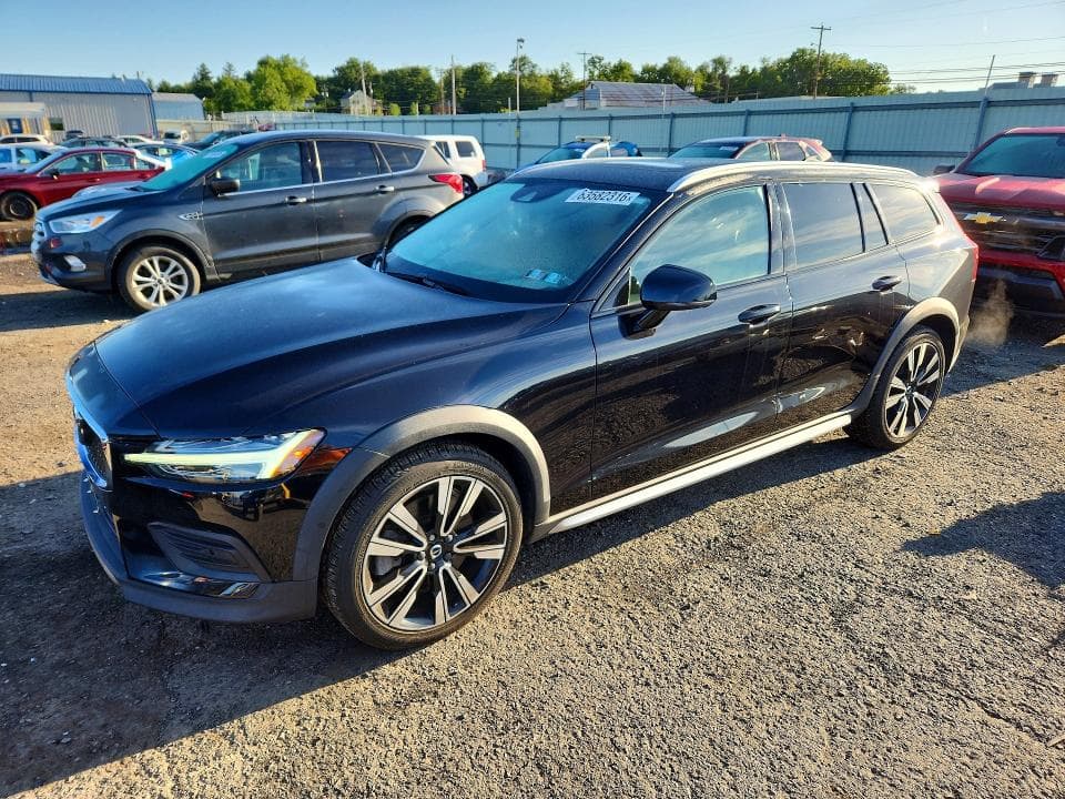 2020 VOLVO V60 CROSS COUNTRY T5 MOMENTUM - 1