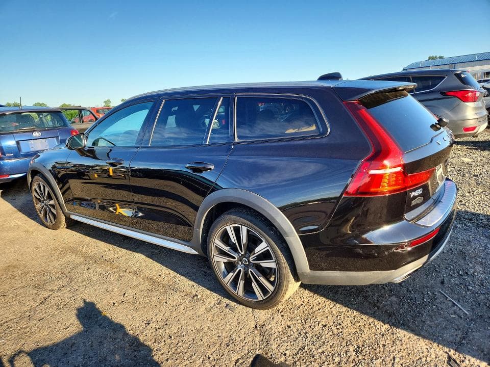 2020 VOLVO V60 CROSS COUNTRY T5 MOMENTUM 2