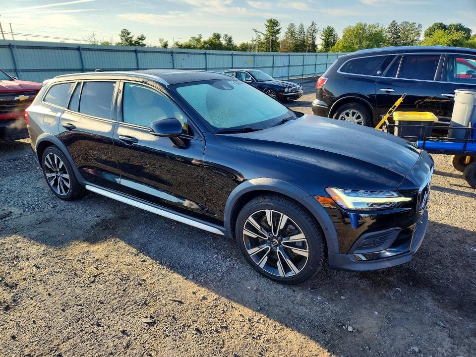 2020 VOLVO V60 CROSS COUNTRY T5 MOMENTUM 4