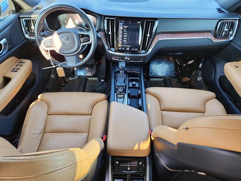 2020 VOLVO V60 CROSS COUNTRY T5 MOMENTUM 8