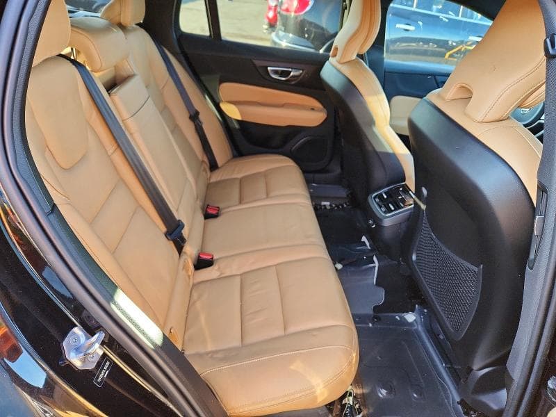 2020 VOLVO V60 CROSS COUNTRY T5 MOMENTUM 10