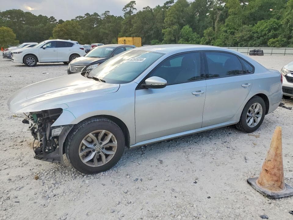 2018 VOLKSWAGEN PASSAT S - 1