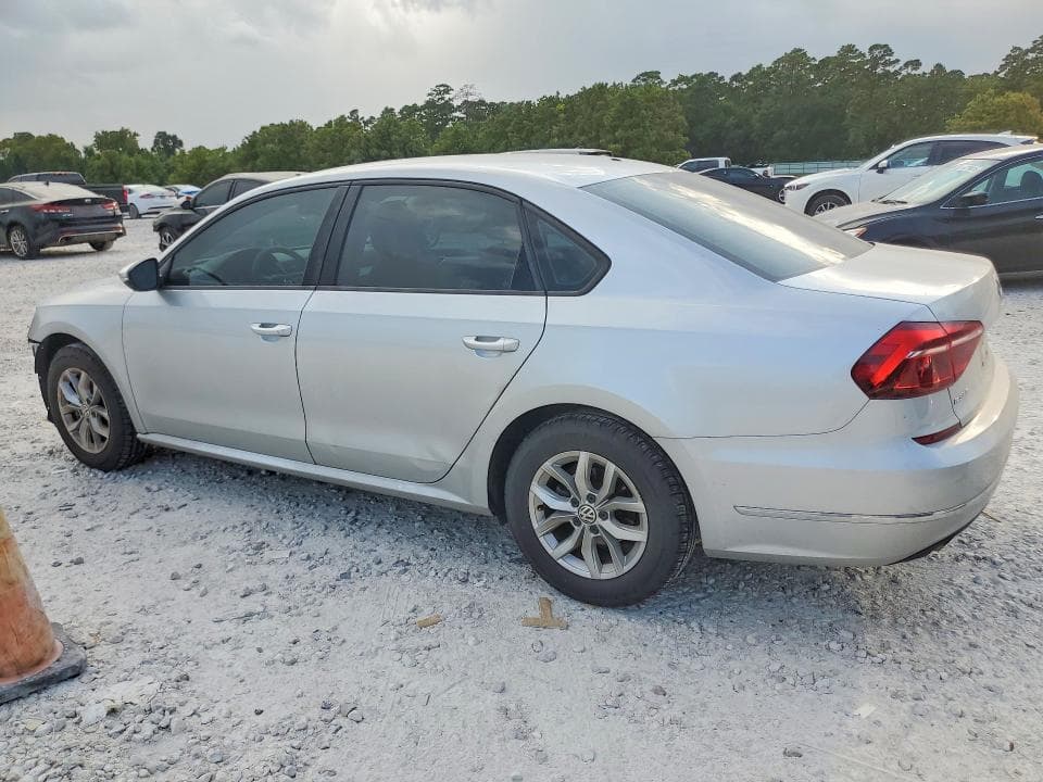 2018 VOLKSWAGEN PASSAT S 2