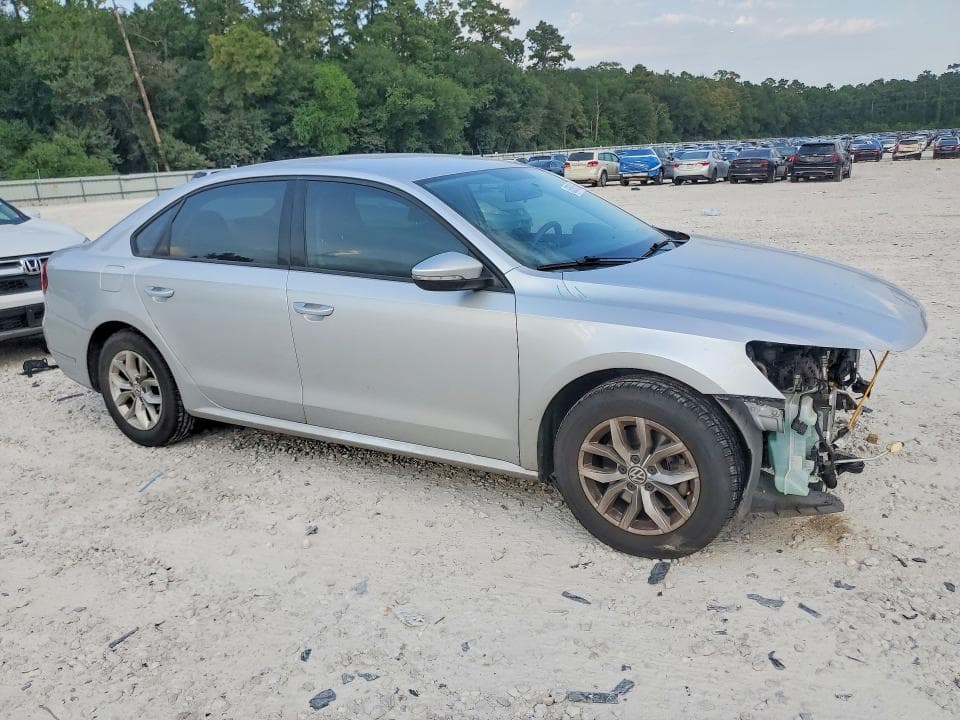 2018 VOLKSWAGEN PASSAT S 4