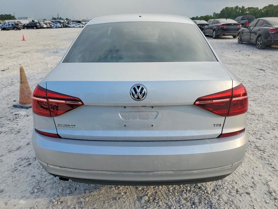 2018 VOLKSWAGEN PASSAT S 6