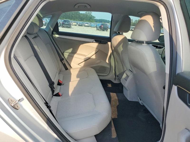 2018 VOLKSWAGEN PASSAT S 10