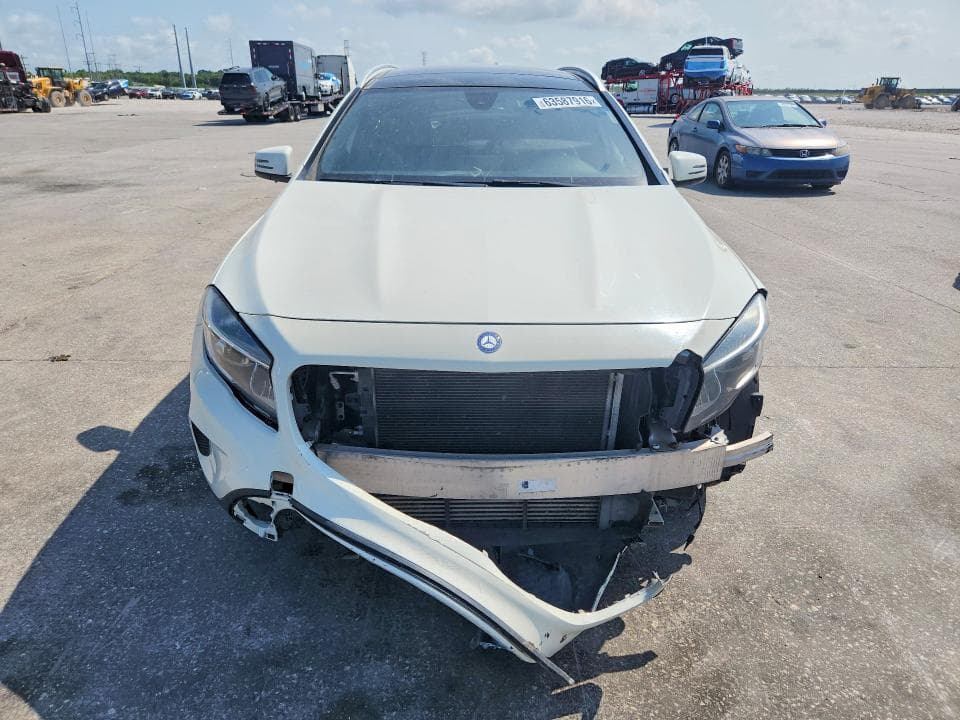 2017 MERCEDES-BENZ GLA 250 4MATIC 5
