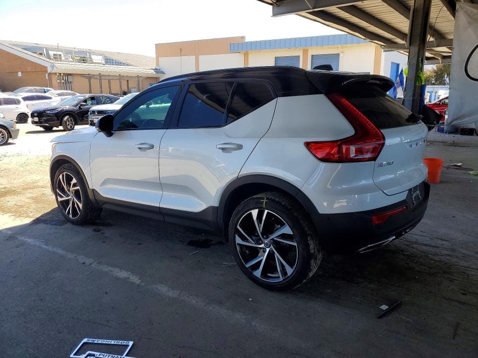 2019 VOLVO XC40 T5 R-DESIGN 2