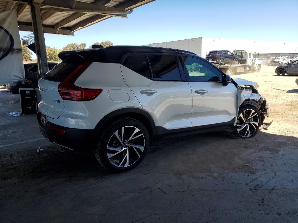 2019 VOLVO XC40 T5 R-DESIGN 3
