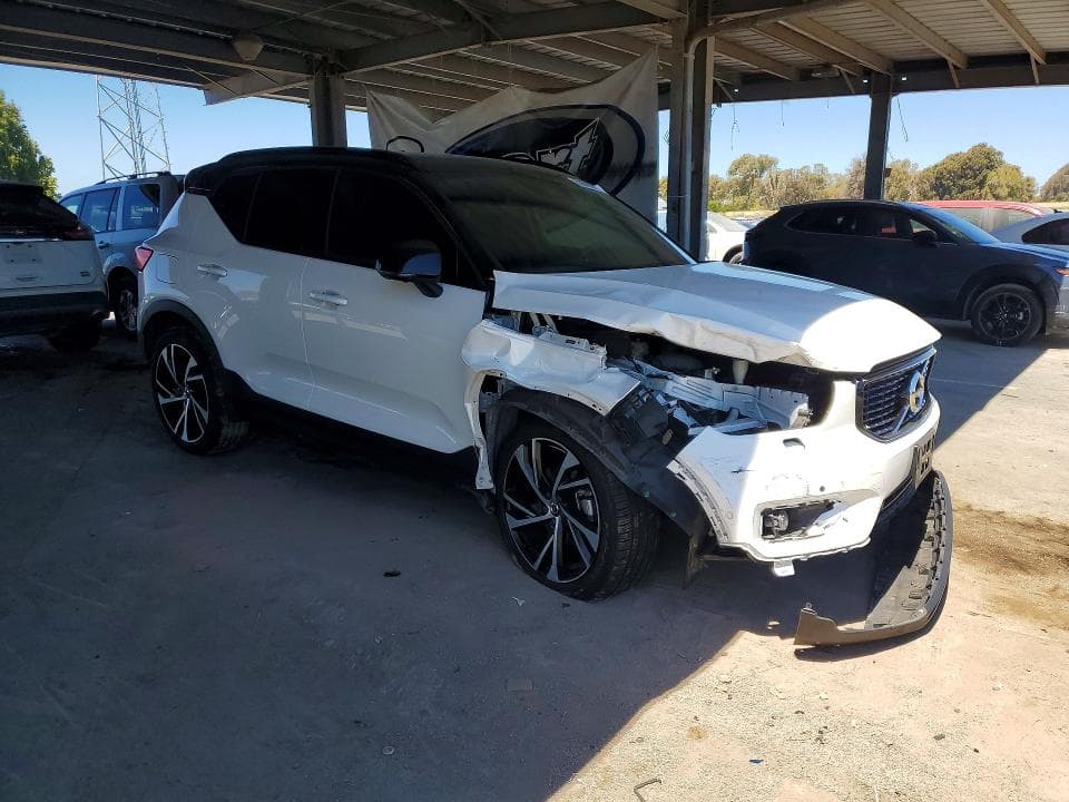 2019 VOLVO XC40 T5 R-DESIGN 4