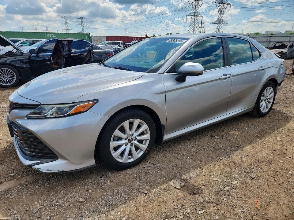 2019 TOYOTA CAMRY LE - 1