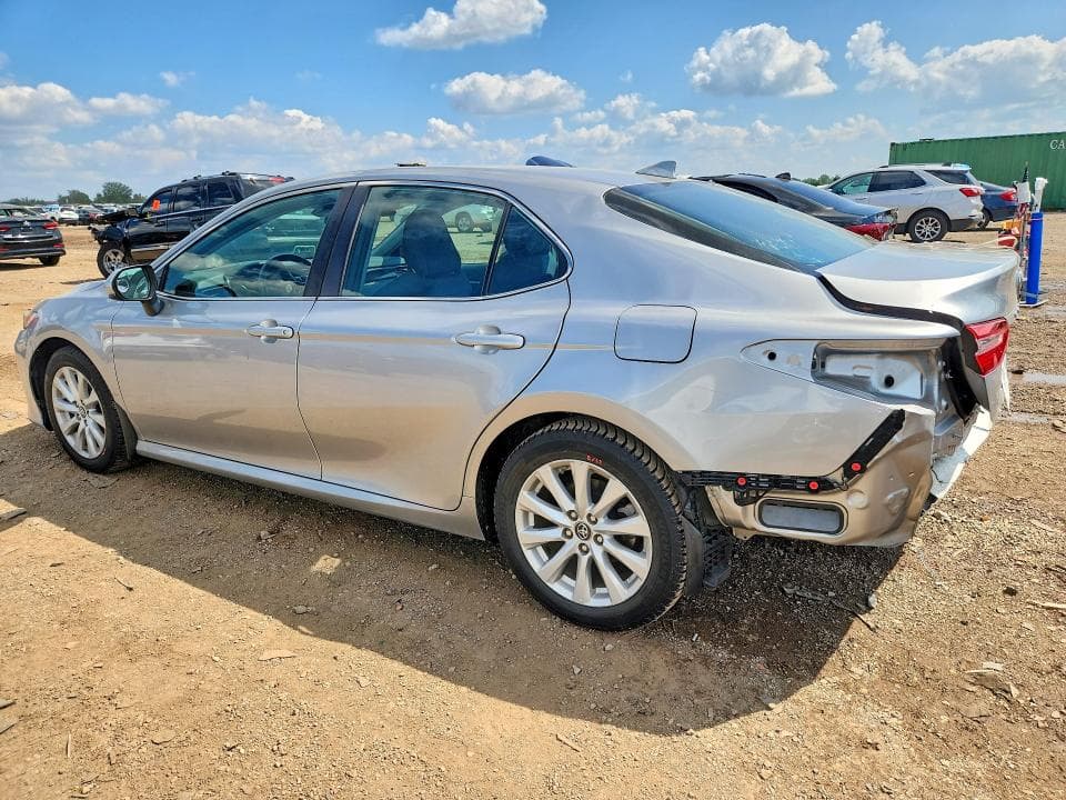 2019 TOYOTA CAMRY LE 2