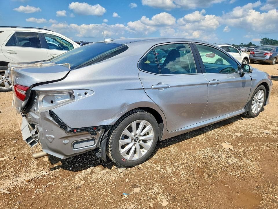 2019 TOYOTA CAMRY LE 3
