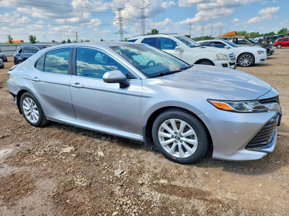 2019 TOYOTA CAMRY LE 4
