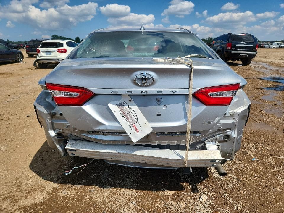 2019 TOYOTA CAMRY LE 6