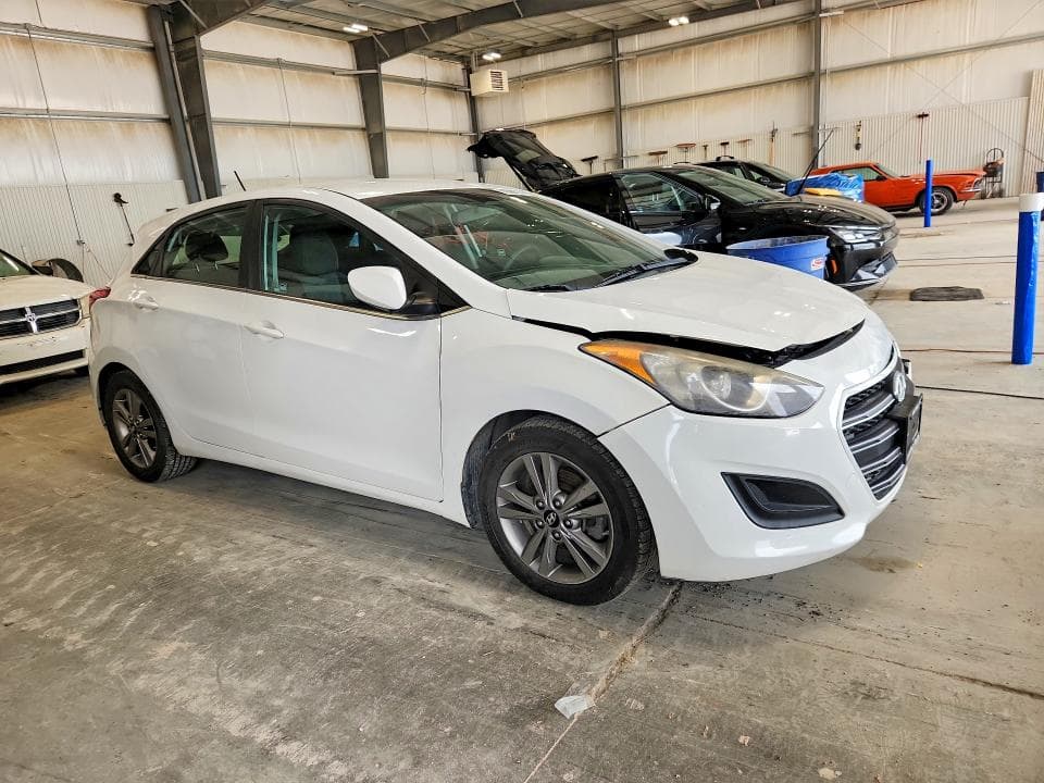2017 HYUNDAI ELANTRA GT BASE 4
