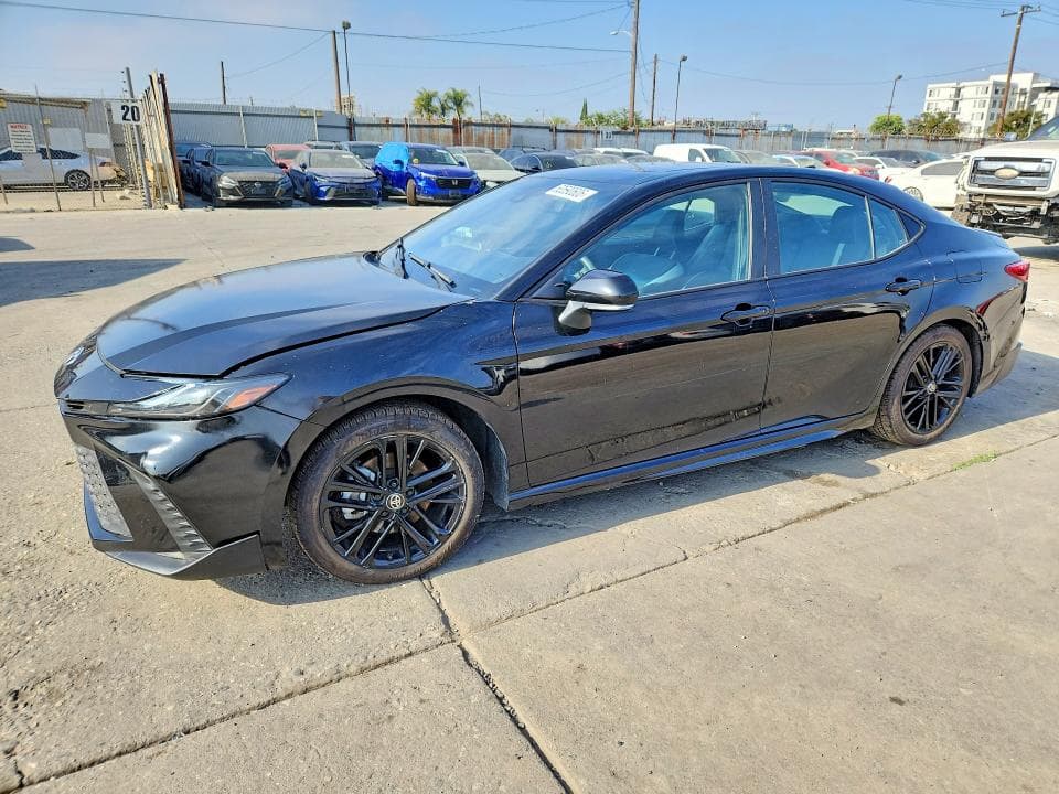 2025 TOYOTA CAMRY SE - 1