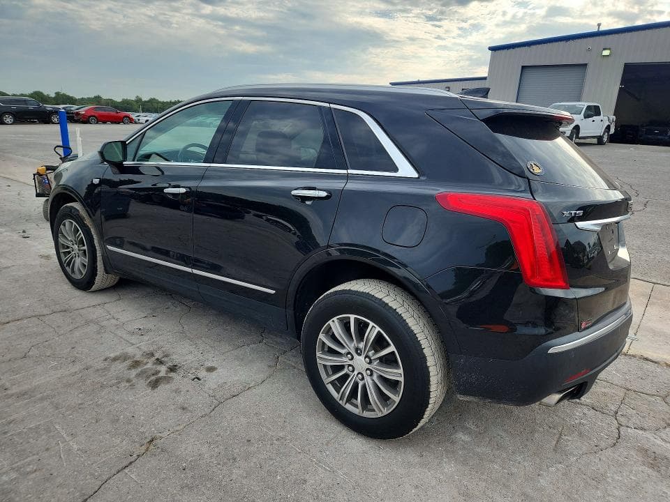 2017 CADILLAC XT5 LUXURY 2