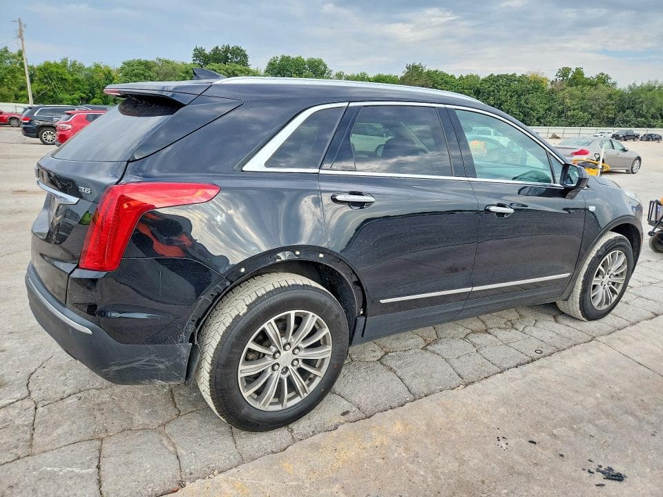 2017 CADILLAC XT5 LUXURY 3
