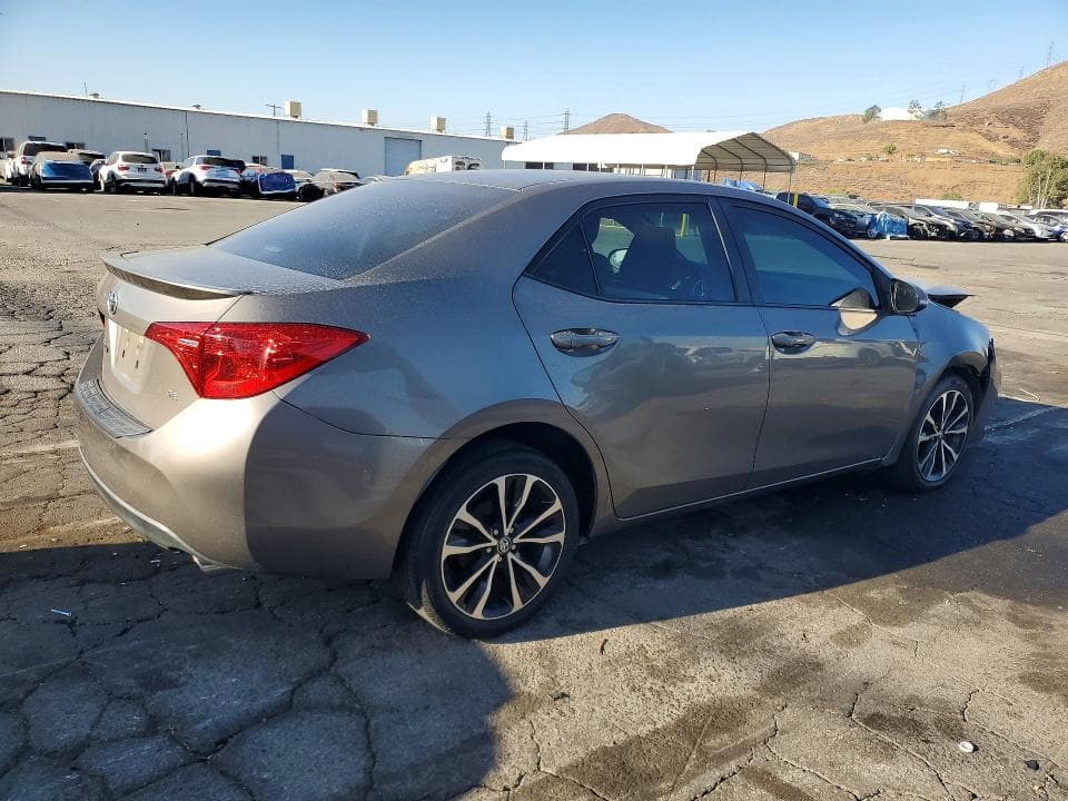 2018 TOYOTA COROLLA SE 3