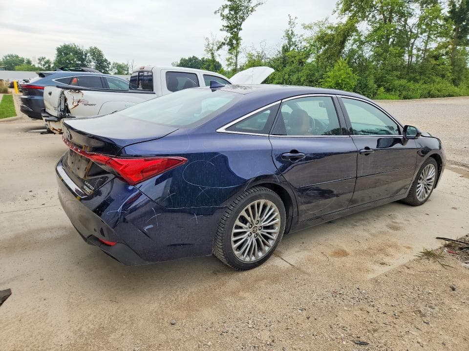2022 TOYOTA AVALON LIMITED 3