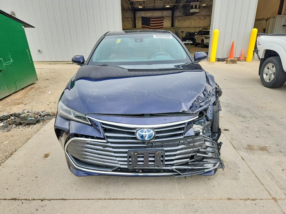 2022 TOYOTA AVALON LIMITED 5