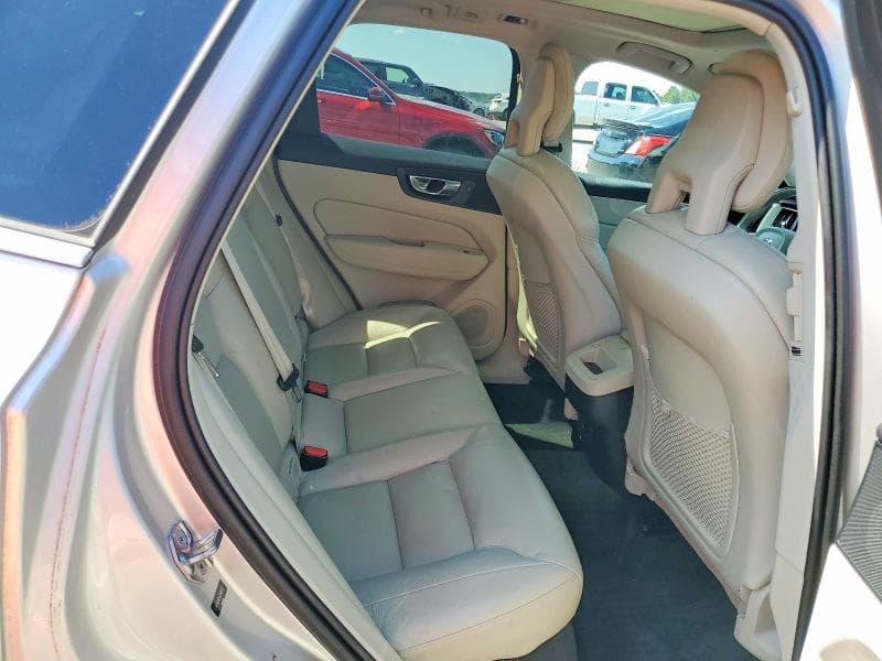 2018 VOLVO XC60 T5 11