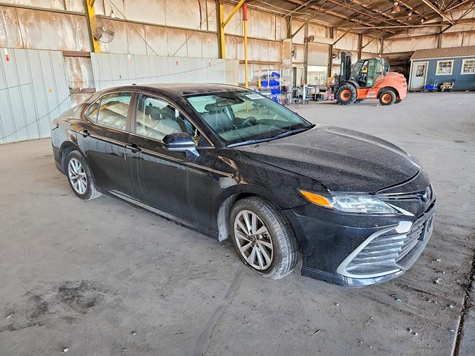 2023 TOYOTA CAMRY LE 4