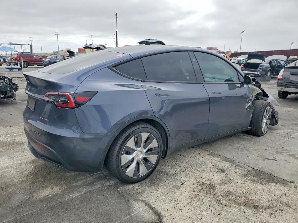 2023 TESLA MODEL Y 3