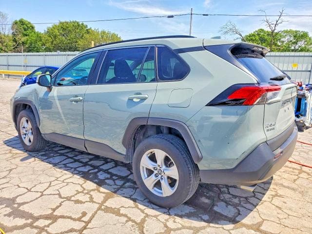 2021 TOYOTA RAV4 XLE 2