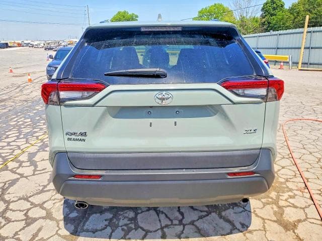 2021 TOYOTA RAV4 XLE 6