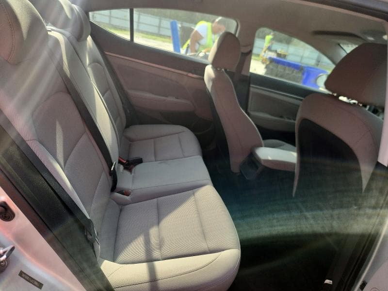 2018 HYUNDAI ELANTRA SEL 10