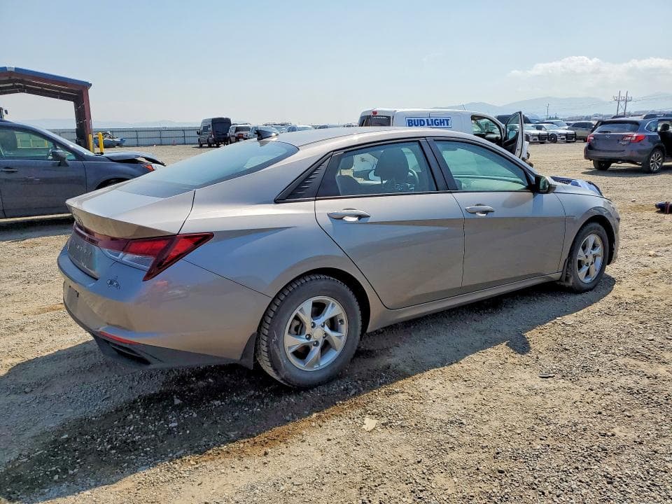 2021 HYUNDAI ELANTRA SE 3