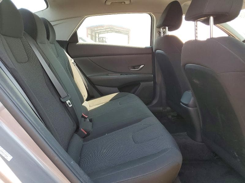 2021 HYUNDAI ELANTRA SE 10