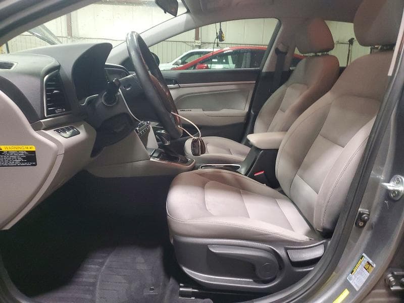 2017 HYUNDAI ELANTRA SE 7