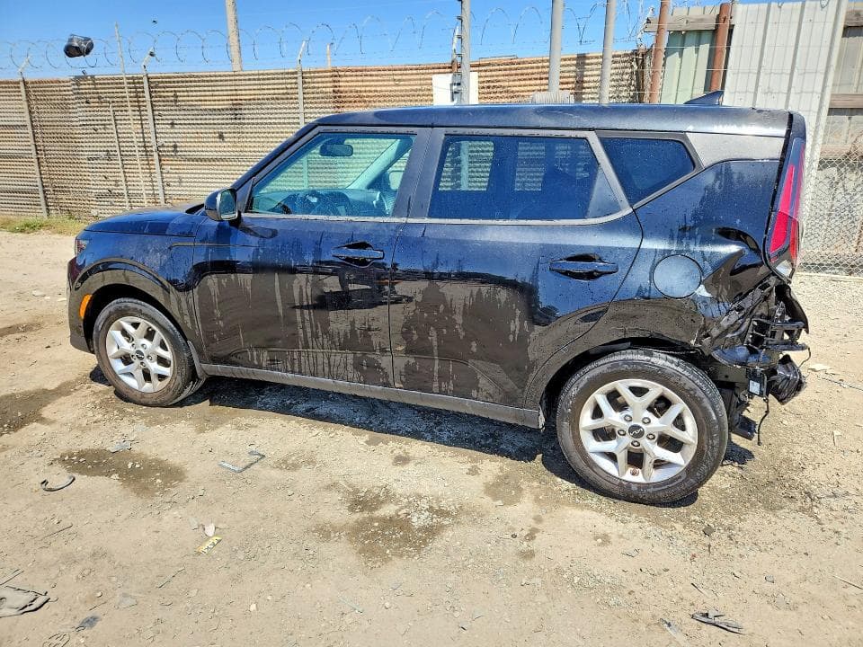 2023 KIA SOUL LX 2
