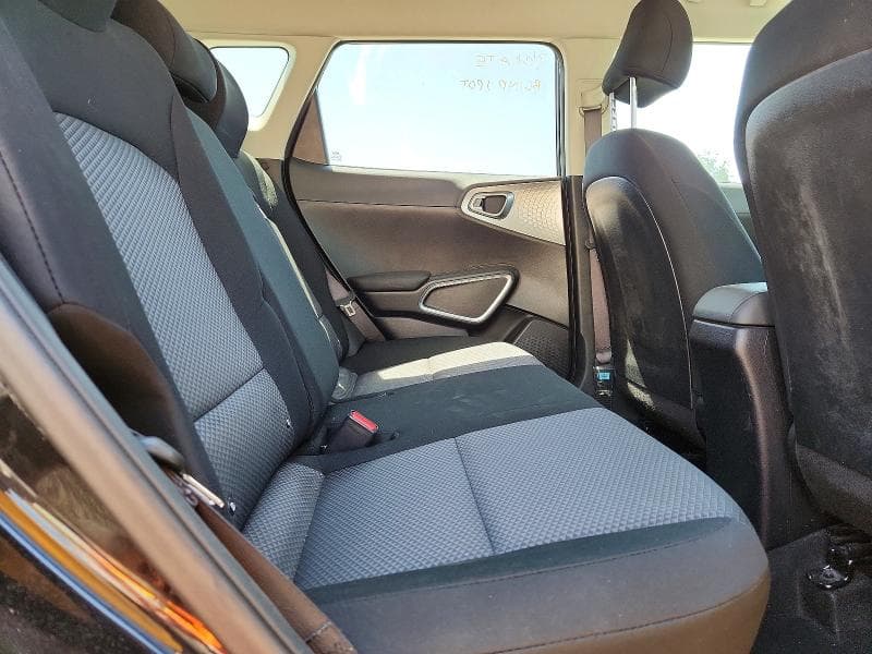 2023 KIA SOUL LX 11