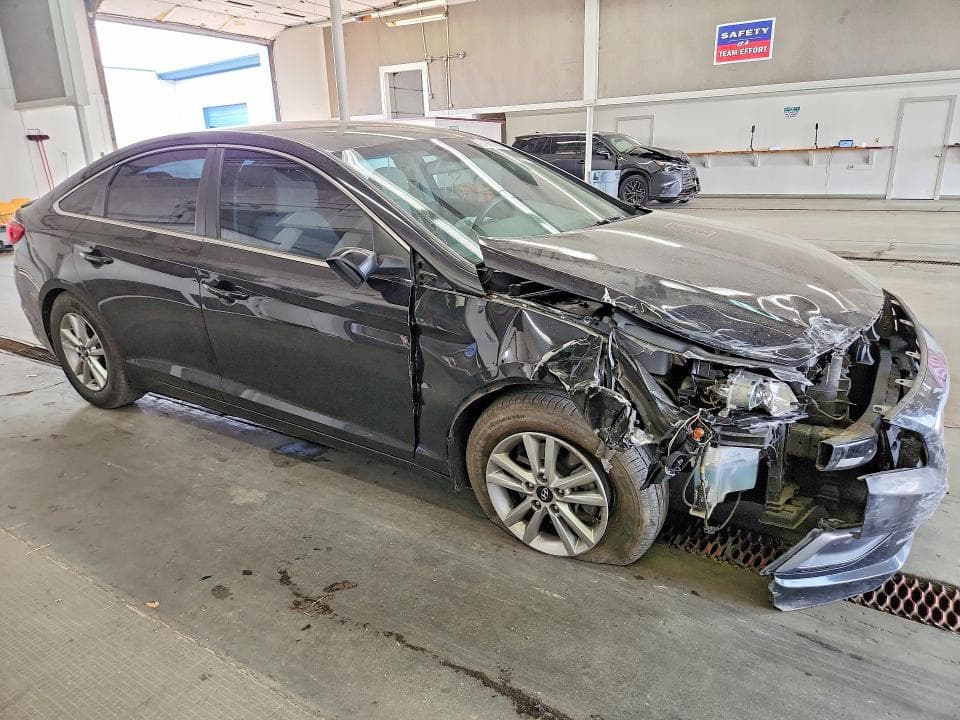 2017 HYUNDAI SONATA SE 4