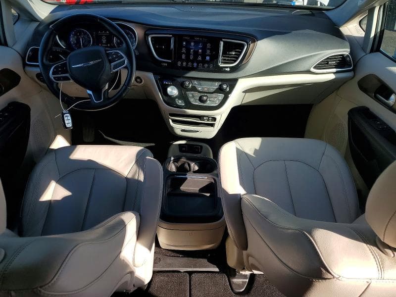 2017 CHRYSLER PACIFICA 8