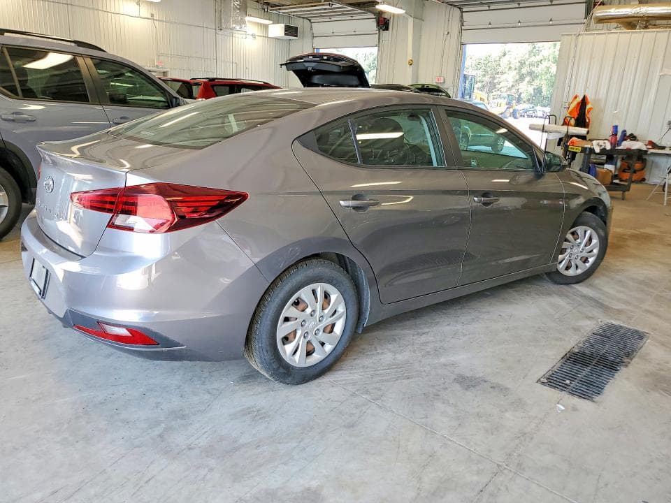 2019 HYUNDAI ELANTRA SE 3