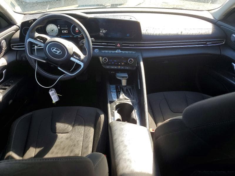 2025 HYUNDAI ELANTRA SEL 8