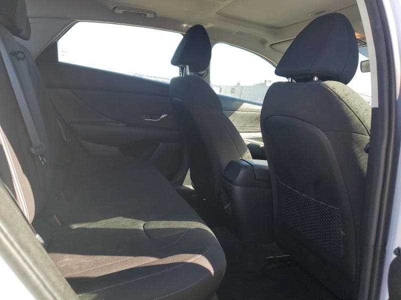2025 HYUNDAI ELANTRA SEL 10