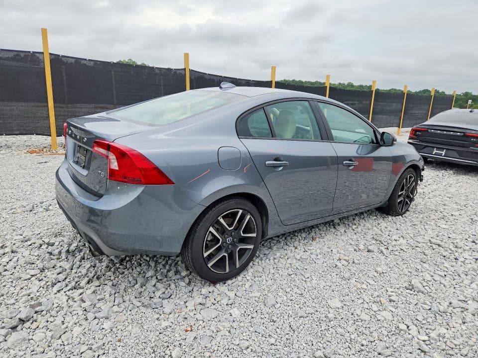 2017 VOLVO S60 3