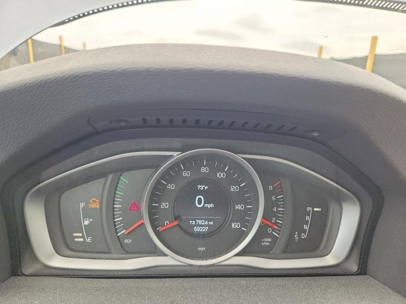 2017 VOLVO S60 9