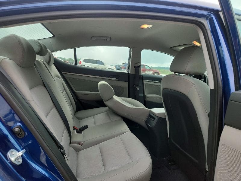 2017 HYUNDAI ELANTRA SE 10