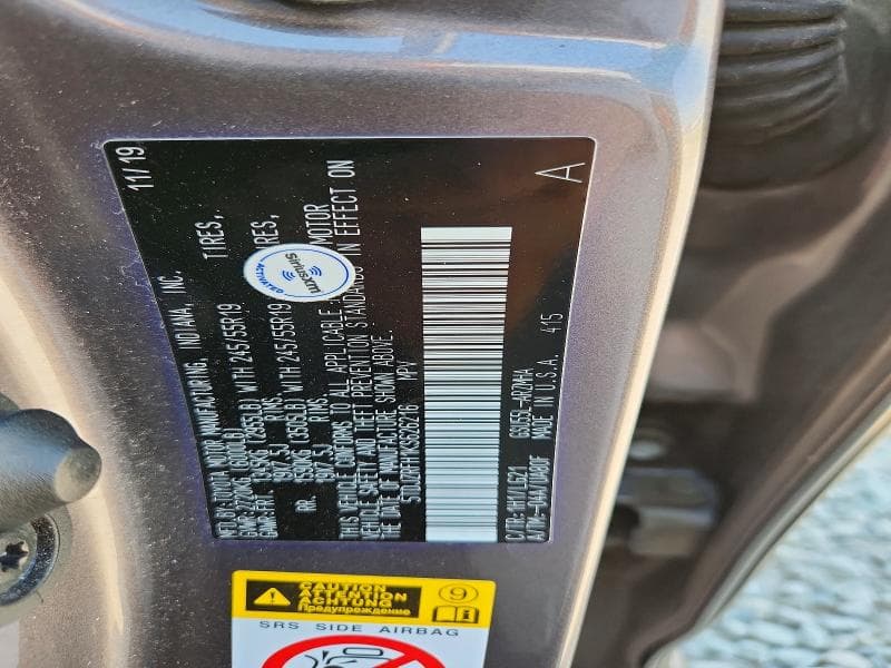 2019 TOYOTA HIGHLANDER SE 12