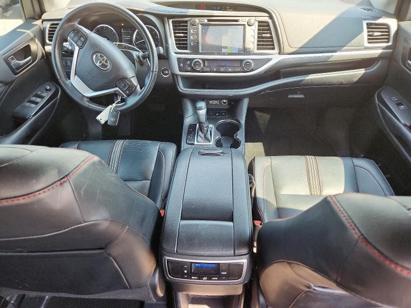 2019 TOYOTA HIGHLANDER SE 8