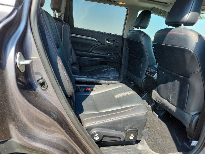 2019 TOYOTA HIGHLANDER SE 10